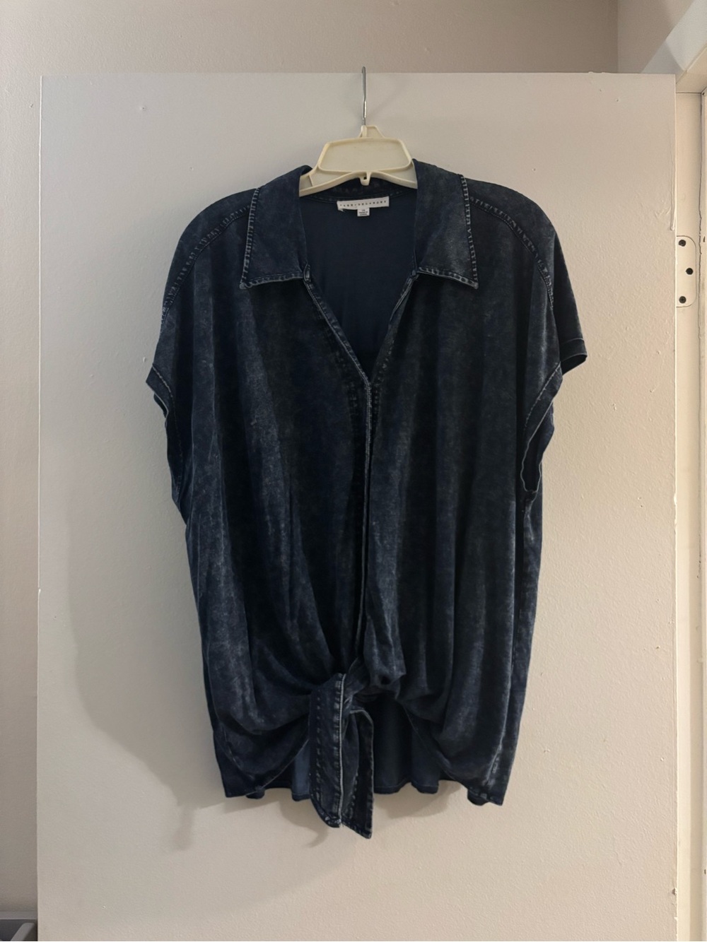 Jane and Delancey Washed Navy Tie-Front Short Sleeve Top